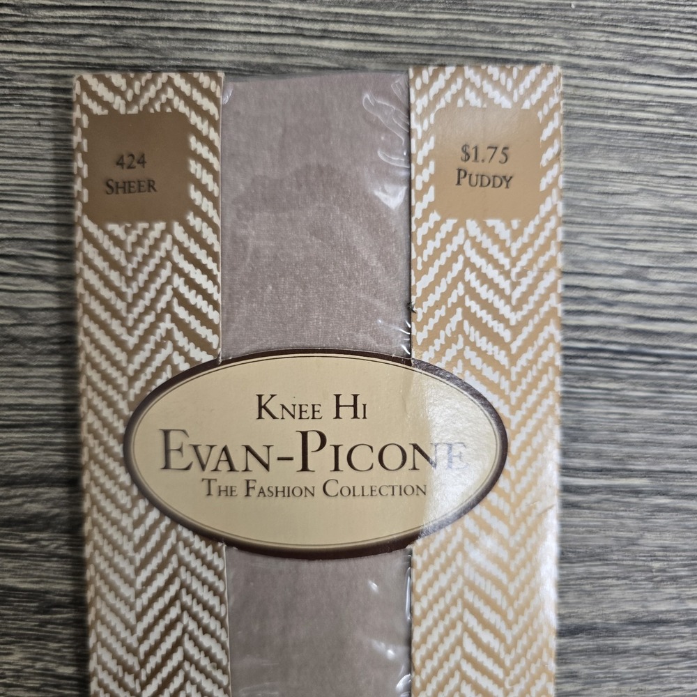Vintage Evan-Picone Paris White knee hi stockings 8.5-11 Style 424‎ Sheer PUDDY